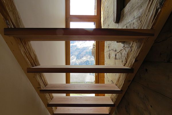 Escalier vieux bois L'atelier de Fanny